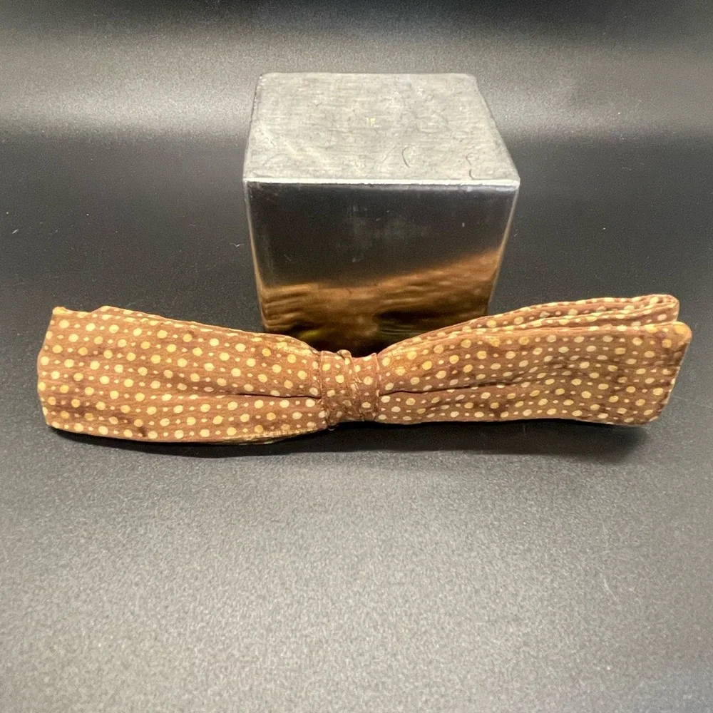 Vintage Brown & Cream Bat Wing Bow tie